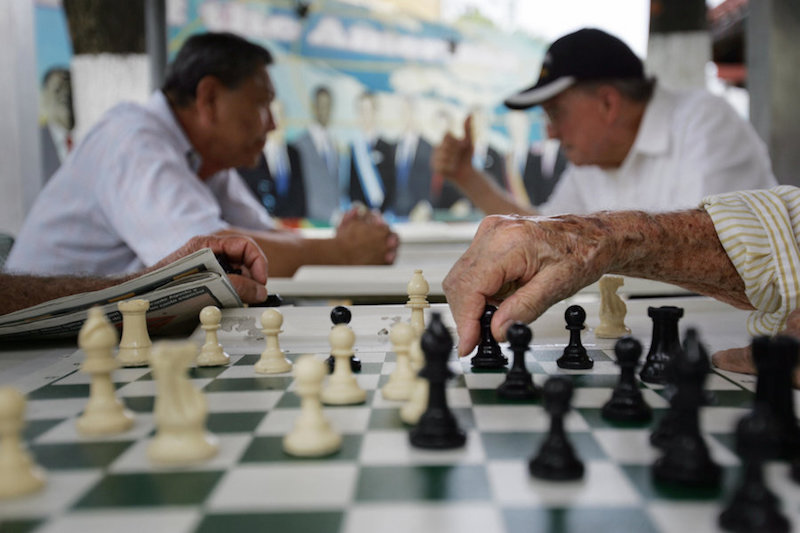 Chess_oldpeople